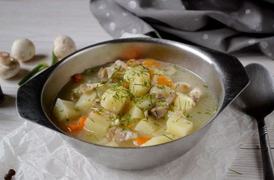 Грибний суп з куркою і плавленим сиром: красиве і корисне перше блюдо. Фото рецепт супу з курочкою і плавленим сиром: крок за кроком