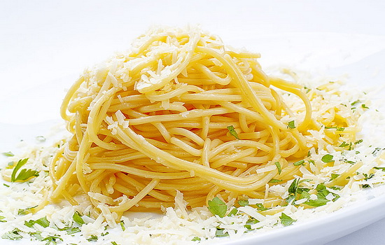 Спагетті з сиром