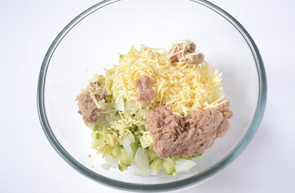 Салат з тунцем: корисна високобілкова закуска. Покроковий рецепт авторський фото рецепт гострого салату з тунцем , яйцями, сиром