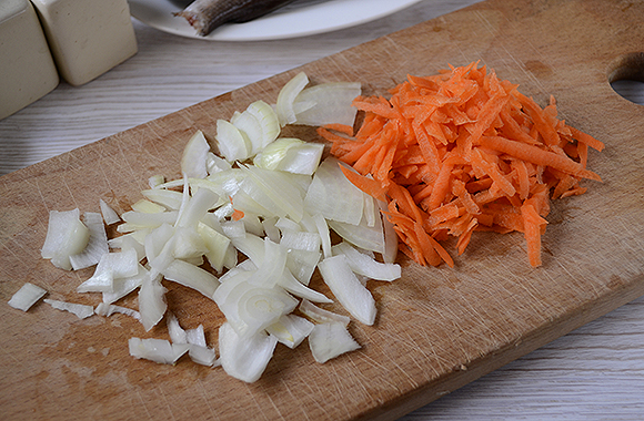 Хек під овочами – смачно і в гарячому, і в холодному вигляді! Авторський покроковий рецепт з фото: як готувати хек під овочевою шубкою