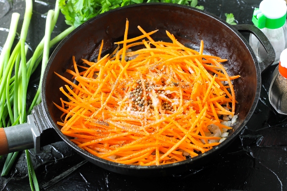 Смачна морква по корейськи за 15 хвилин